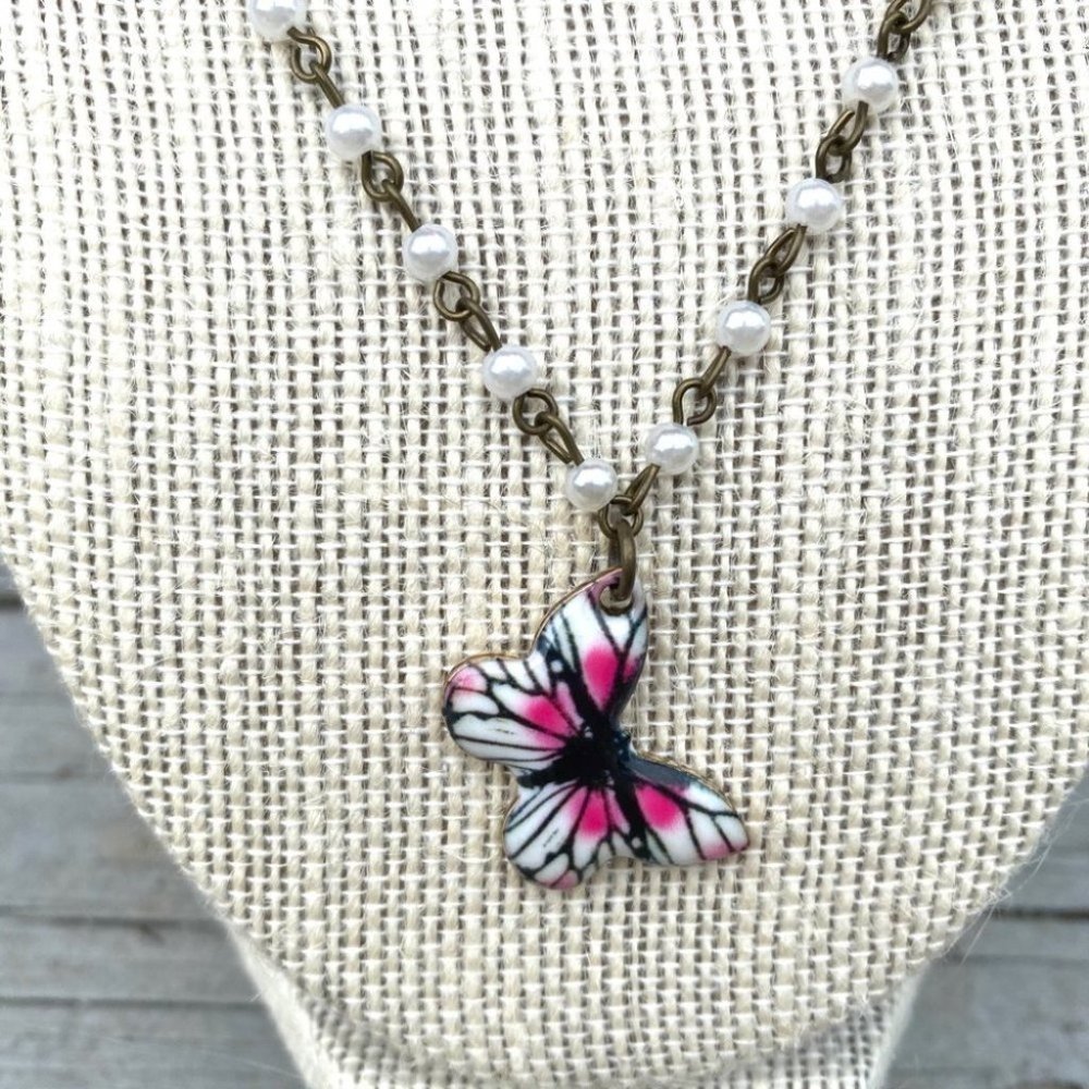 pearl & brass chain necklace with pink and white butterfly charm - Picture 4 of 14